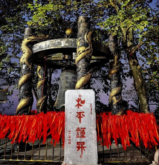 杭州爬北高峰的路径，拥有山、湖、森、寺的杭州名山值得前往