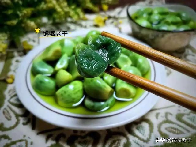 绿蒜的正确腌制方法，绿蒜的腌制方法（腌腊八蒜：只加醋就废了）