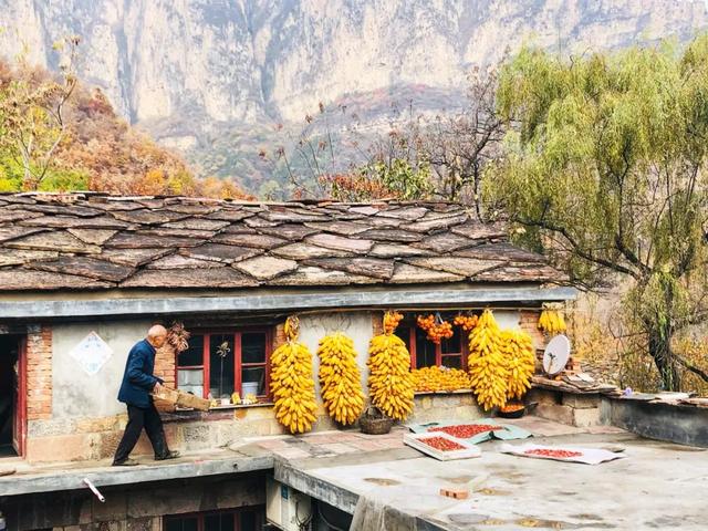 举起手来拍摄地，举起手来拍摄地郭亮村介绍（悬崖上有隐秘古村）