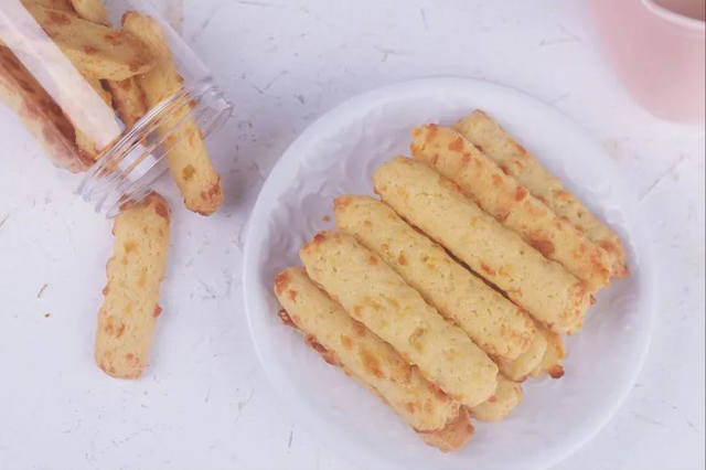 芝士可以生吃吗，奶酪片怎么吃生吃吗（自制宅家小零食）