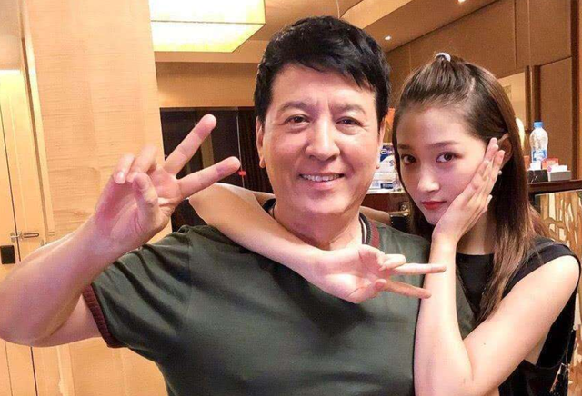 鲍莉和鲍蕾是什么关系，鲍莉和鲍蕾（腾格尔玲花关系不一般）