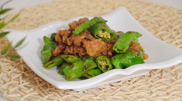 青椒辣吗，薄皮青椒辣吗（不同的辣度适合做不同菜）