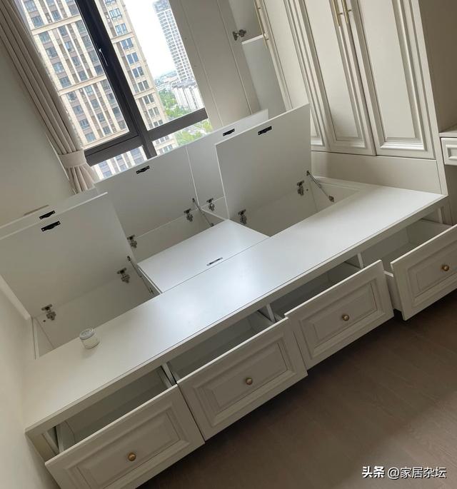 榻榻米什么意思，榻榻米是什么（不会再装榻榻米）