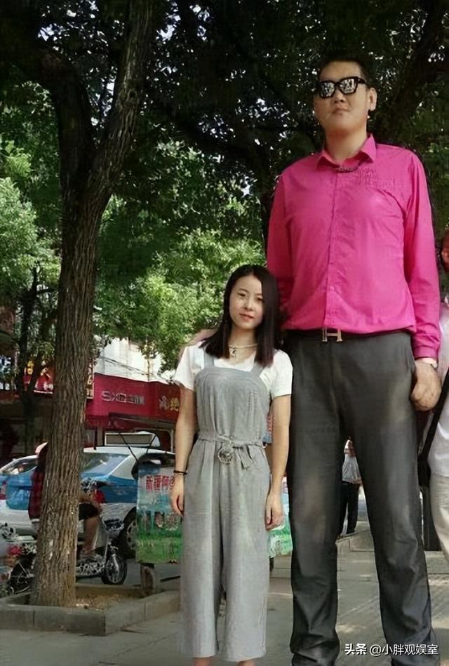 世界第一高人5米9的人，郑恺百米9.99是真的吗（中国比姚明还高的11位巨人）