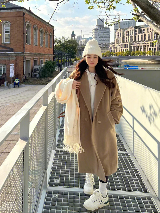 卫衣搭配什么外套，带帽卫衣搭配什么外套（时髦显瘦又高级）