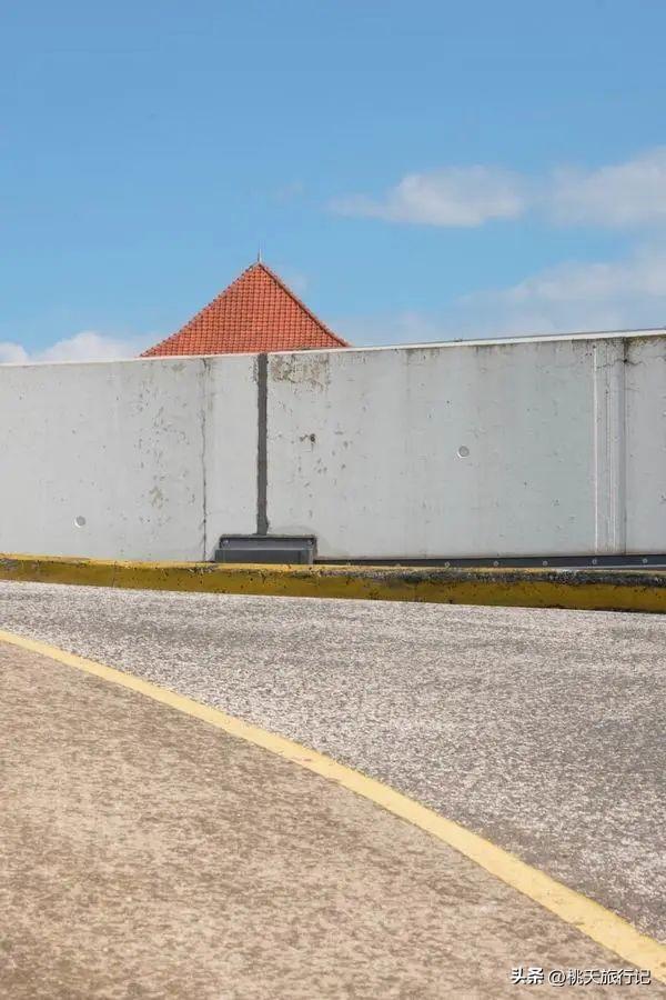 简约黑白线条画人物微信头像，黑白线描画人物头像（2022年黑白极简主义摄影获奖作品）