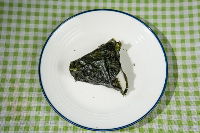 普通的饭团怎么做，普通的饭团怎么做视频（可能是最快吃一顿饭的方式）