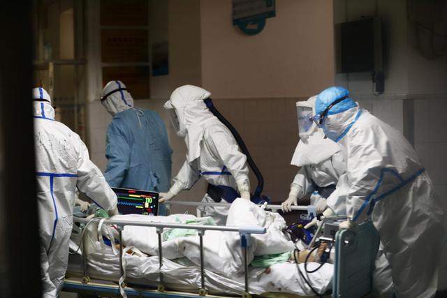 新冠肺炎早期症状，新冠肺炎早期症状会发冷吗（新冠肺炎的潜伏期有多长）