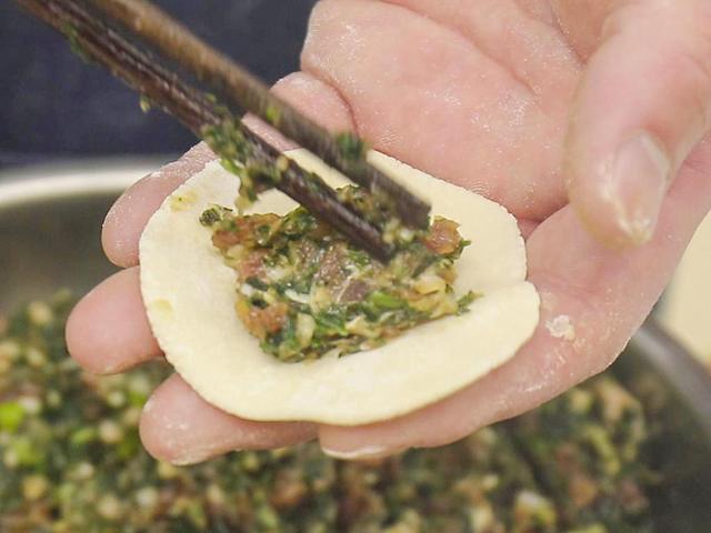 怎么做煎饺，空气炸锅怎么做煎饺（吃菠菜芹菜不如吃它）