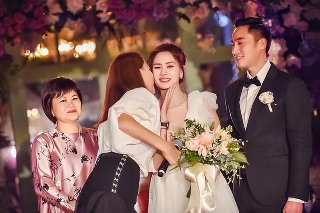 姜文前妻桑德琳，姜文的前妻（给“《浪姐3》中情史复杂的十位姐姐”排名）