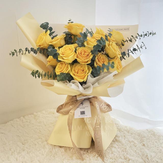 黄玫瑰的寓意 黄玫瑰有什么寓意，黄玫瑰的寓意（送给不同性格妈妈们的6种玫瑰花颜色）