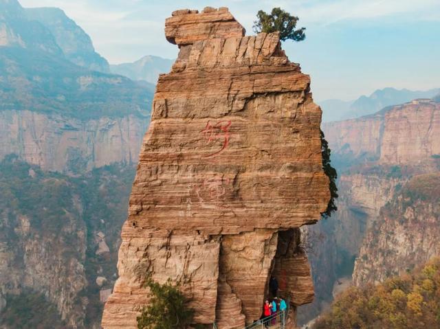 举起手来拍摄地，举起手来拍摄地郭亮村介绍（悬崖上有隐秘古村）