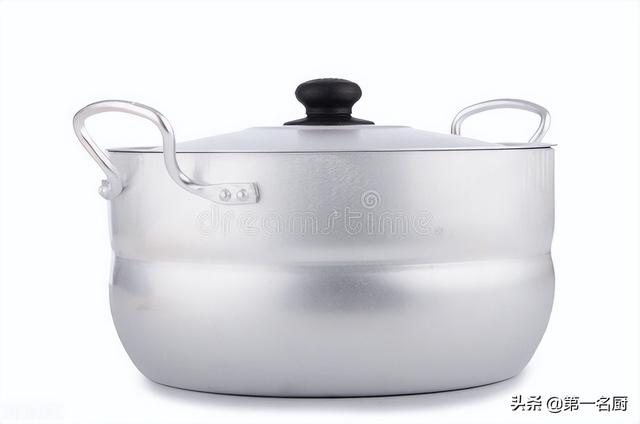 生铁和熟铁的区别，生铁和熟铁的熔点（铁锅分“生铁”和“熟铁”）