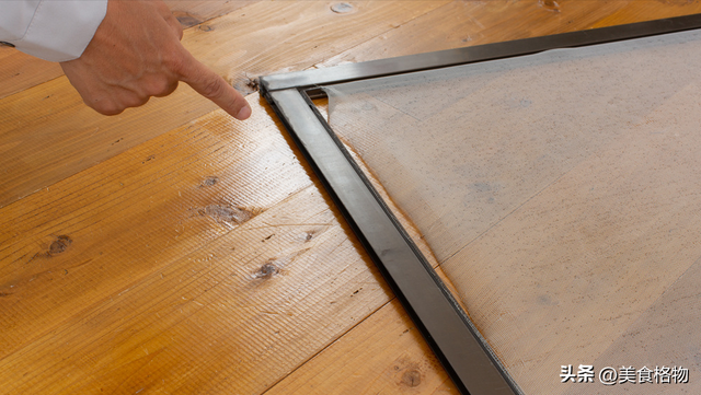 百洁布是什么东西，百洁布的用途和作用（家里纱窗脏了不用愁）