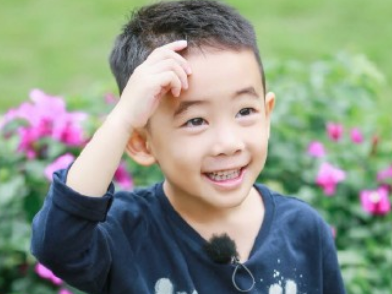 7,陈小春——陈胤捷:波浪眉