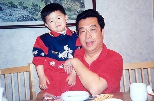 李双江之子李天一近况，李双江之子李天一提前6年释放（大儿子李贺才是人间清醒）