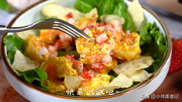 炸虾尾巴怎么做，油炸虾尾怎么做（基围虾新做法，味道回味无穷）