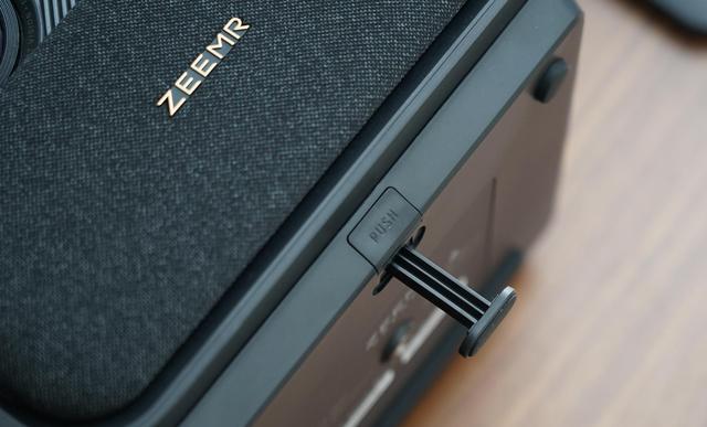 知麻投影z1mini，或许是最适合小青年的千元智能投影仪