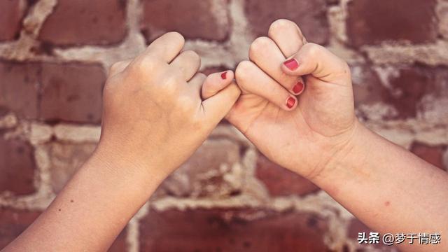 怎么开导别人放下一段感情，如何劝别人走出一段感情（如果你的朋友占其中一条）