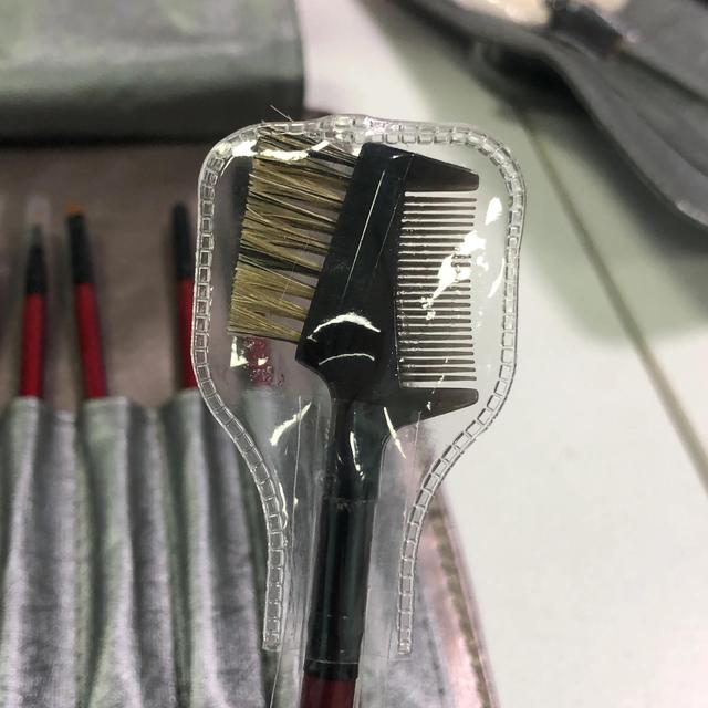 化妆初学者必备化妆工具，化妆初学者必备化妆工具图片（学化妆第一课：化妆工具的认识）