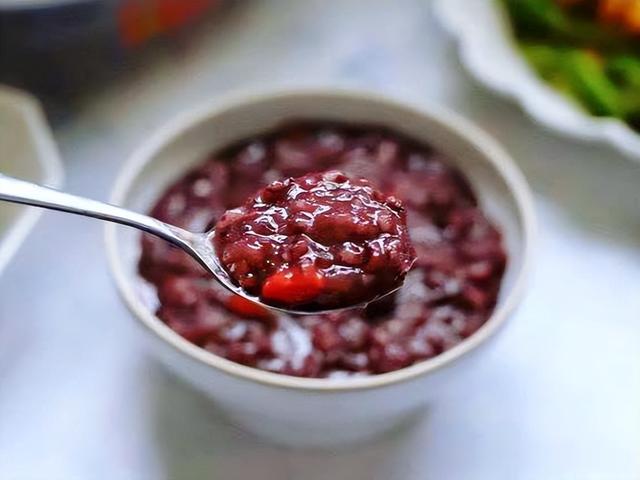 牛肩肉怎么做好吃，冰冻牛肩肉怎么做好吃（网友：等我一月赚2800了）