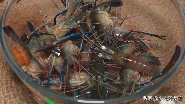 罗氏虾是海虾吗，罗氏虾是海虾吗图片（我觉得罗氏虾更好吃）