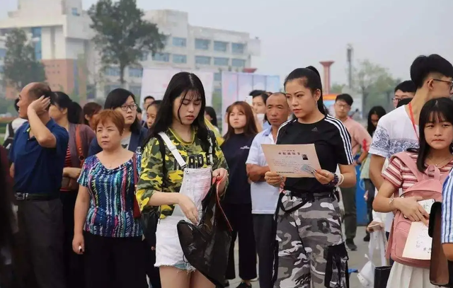 拿录取通知书需要什么，2019高考录取通知书怎么拿（收到录取通知书后该怎么做）