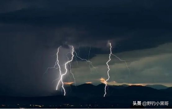 下雨天怎么钓鱼，下雨天怎么钓鱼比较好（入夏后不管新手还是老鸟）