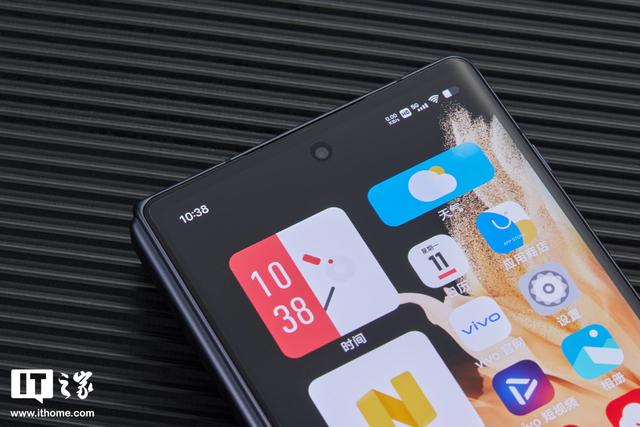 vivo定位登录，vivo云服务登录官网定位（折叠屏深度评测：来得晚）