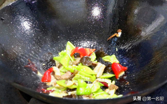 秋季吃什么菜好，秋季吃什么菜好呀（建议少吃猪肉和鱼肉）