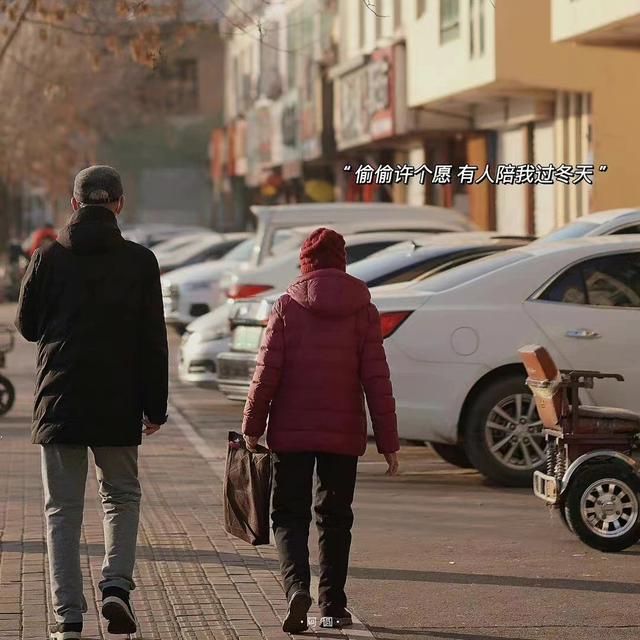 QQ/朋友圈背景图，qq朋友圈背景图怎么一直保存（温暖治愈冬日朋友圈背景图）