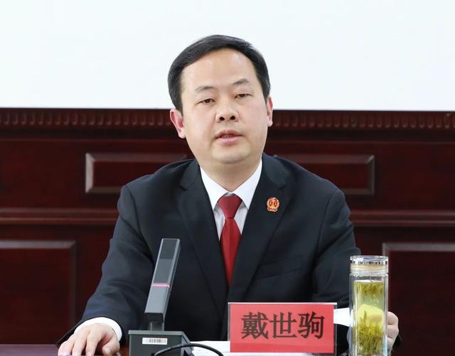 贵州民族大学法学院，贵阳清镇市36名法官受聘贵州民族大学法学院导师（贵阳市中级人民法院与贵州民族大学举行院校合作签约揭牌仪式）