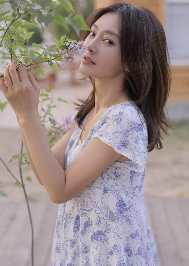 陆川个人资料简介，陆川简介（和她生命中爱过的2个重要男人）