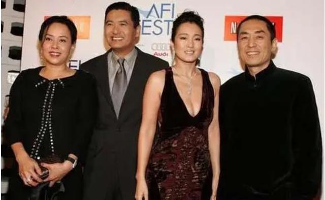 终于明白，陈荟莲不漂亮，也没有孩子，周润发为何独宠她38年了