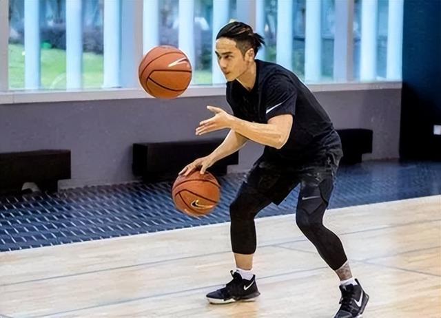 蒋劲夫家暴的来龙去脉，终于为他当初的粗暴行为