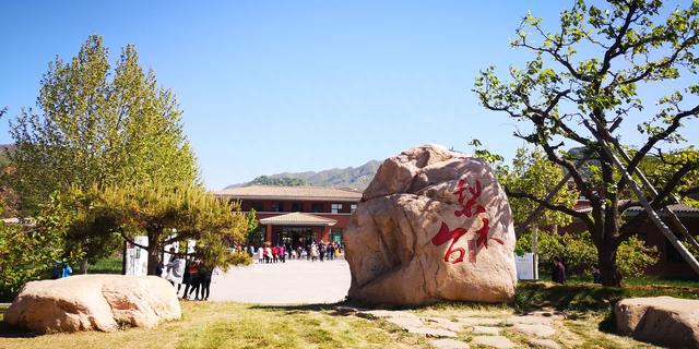天津蓟州梨木台景区旅游攻略：上山坡缓不累，走栈道下山景色更美