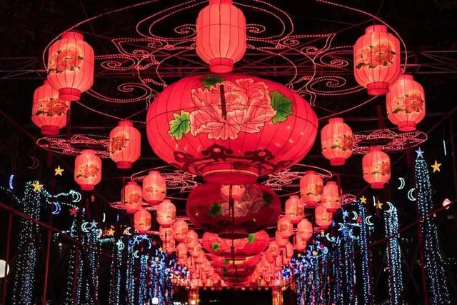 正月十五夜原文及翻译，正月十五夜古诗及译文（苏味道的诗《正月十五夜》描绘出大唐长安城里元宵之夜的真实模样）