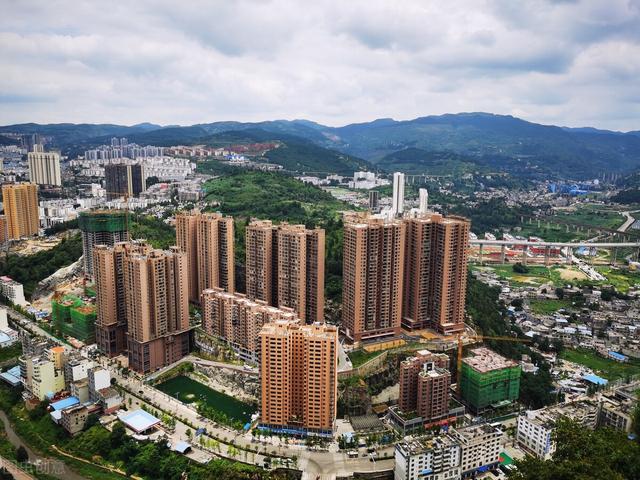 恩施几月份去旅游最好，恩施旅游什么时候最佳（适合七八月旅行的８座小城）