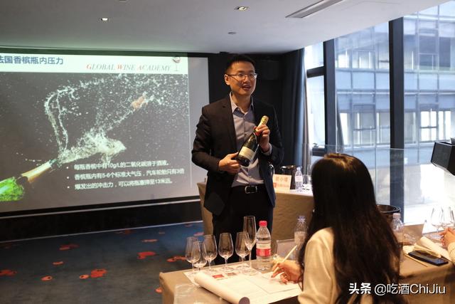 香槟和红酒的味道一样吗，香槟和葡萄酒味道一样吗（“香槟”跟“起泡酒”）