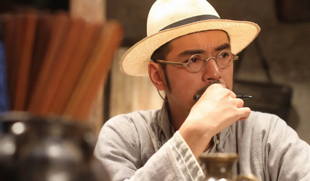 盘龙卧虎高山顶的演员，盘龙卧虎高山顶的演员是谁（把汤唯和蒋勤勤等女星放在一起）