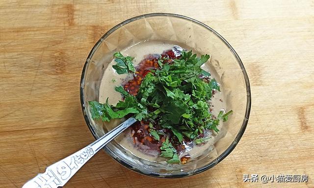 芝麻酱怎么做，如何解芝麻酱（酱香浓郁特别爽口好吃）