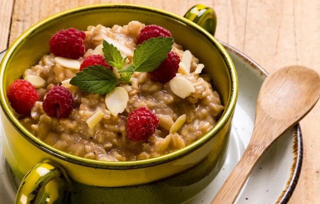 覆盆子的功效与主治，覆盆子的功效与主治黄精（覆盆子的作用）