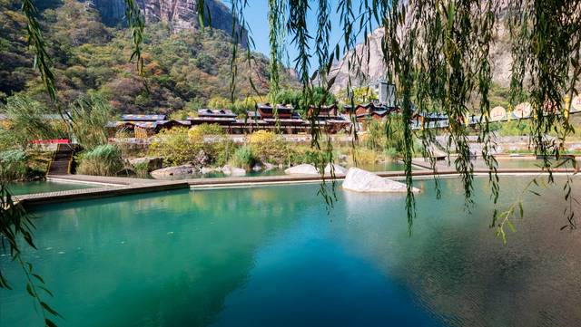 河南宝泉旅游度假区，宝泉在河南什么地方（这个景区为啥这么火）