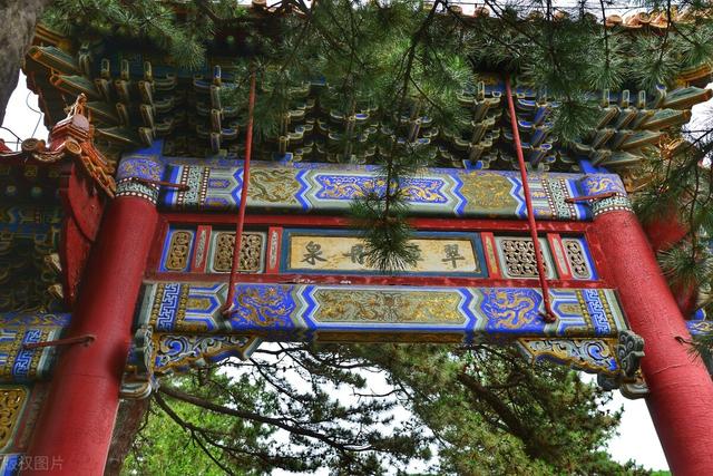 北京潭柘寺门票多少钱，北京潭柘寺门票多少钱一张（这座千年古刹到底有多美）