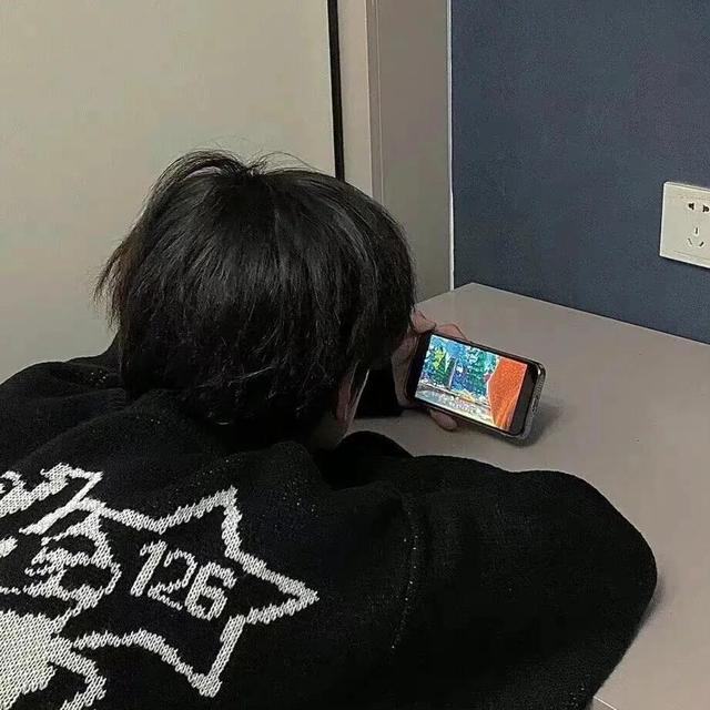 适合男人用的微信头像有哪些，好看的微信头像男人专用 个人私藏(2)（而不是解释自己）