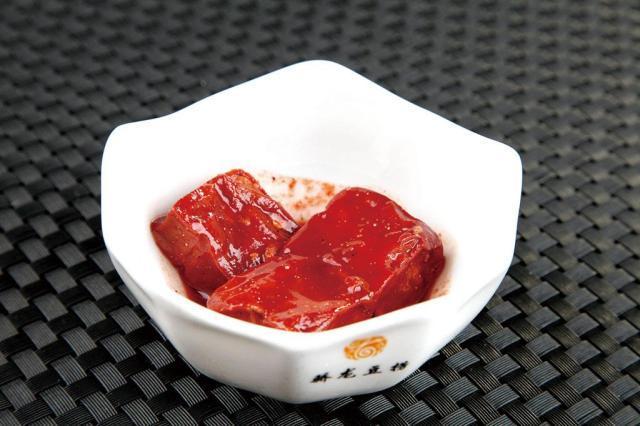 肥肉怎么做好吃不腻，纯肥肉怎么做好吃不腻（肥肉怎么炖，才能炖得肥而不腻）