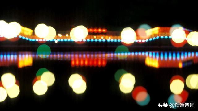 白居易关于元宵的诗句，白居易写的关于元宵节的诗（二十个字就写出了杭州的美轮美奂）