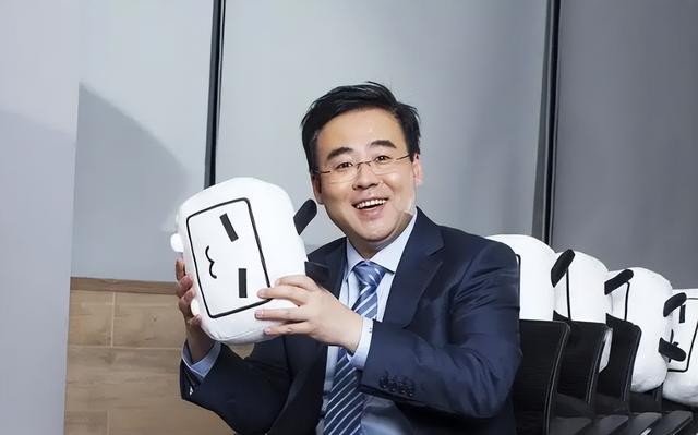 陈睿怎么了，陈睿怎么了 为什么这么多人在骂知乎（宫斗内行、业务外行）