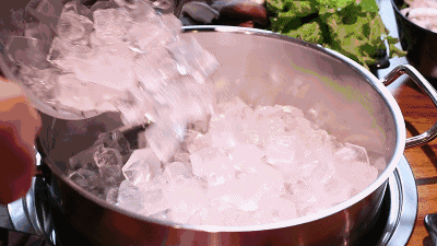 自制冰块的做法，自制冰沙的做法（用“冰”打造爽口菜肴）