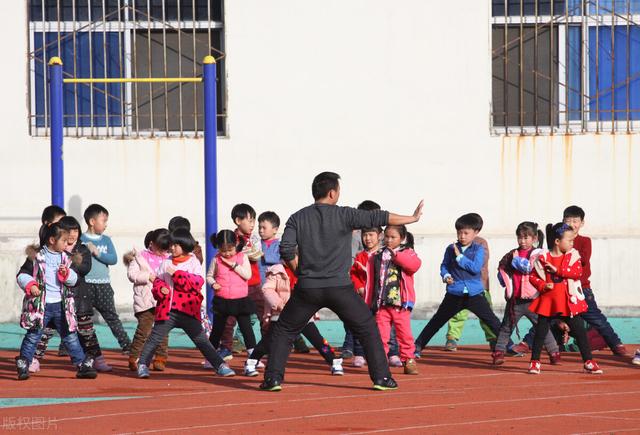 体育教学过程，体育教学过程的层次及其特点（体育课的上课流程）